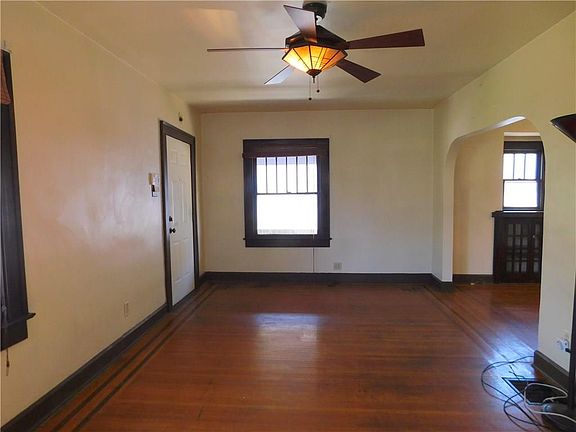 4th image of 934 N Grant Ave
