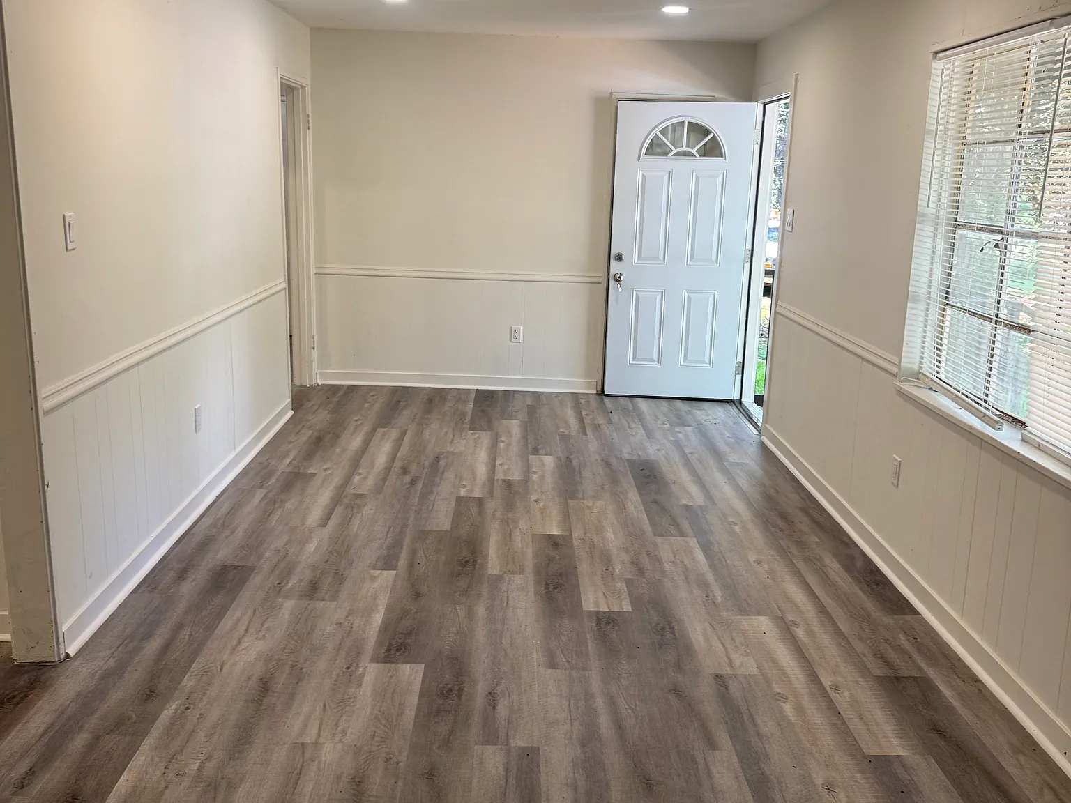 4 bed, $1,300 — Photo 3