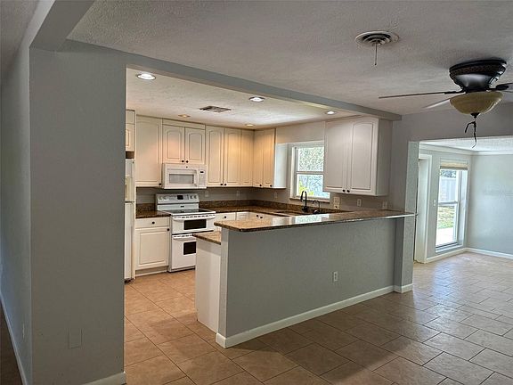 3rd image of 1960 Rolling Green Cir