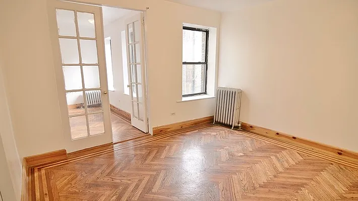 Rented by Park Property Advisors | media 2