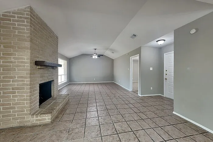24030 Griffin House Ln — Photo 7
