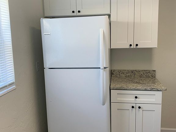 5th image of 127 E Kentucky Ave