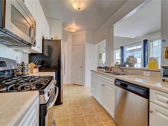 3rd image of 1033 Grace Hill Dr #204