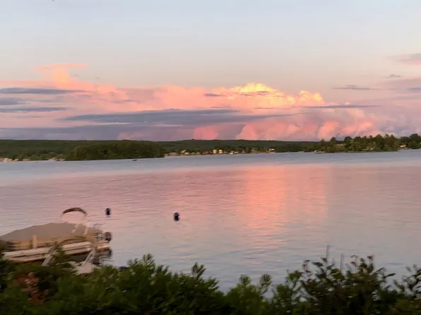 48 Union Point Rd, Webster, MA 01570