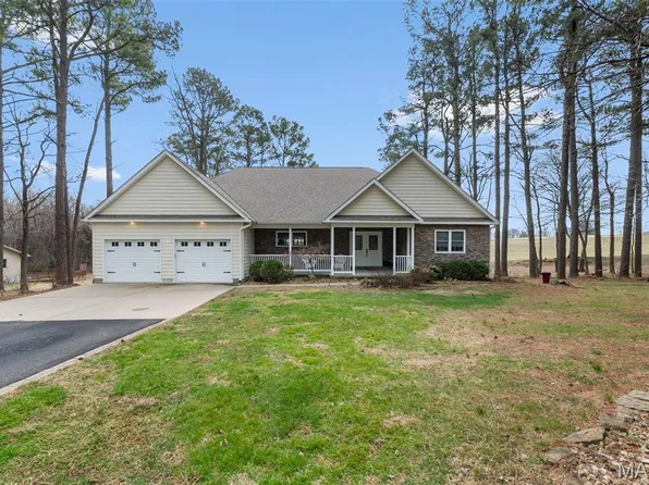 102 Woodland Trl, Anna, IL 62906