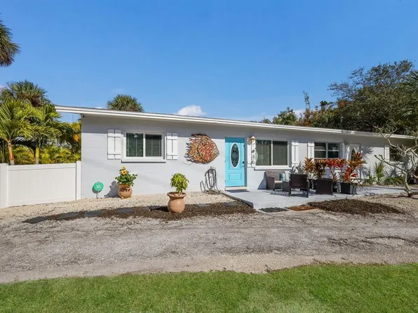 201 75th St, Bradenton Beach, FL 34217