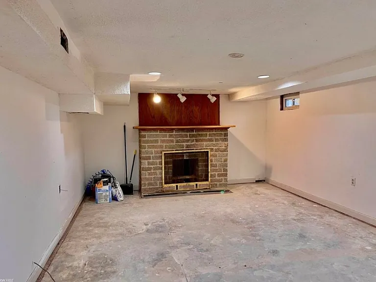 1194 South St — Photo 5