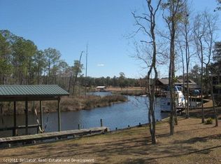 9462 Neumann Dr, Elberta, AL 36530