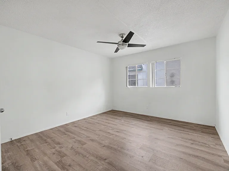 1037 N Curson Ave #7 — Photo 21