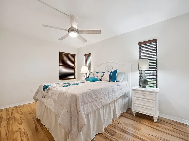 219 E Hartford St #1-6-4A — Photo 14
