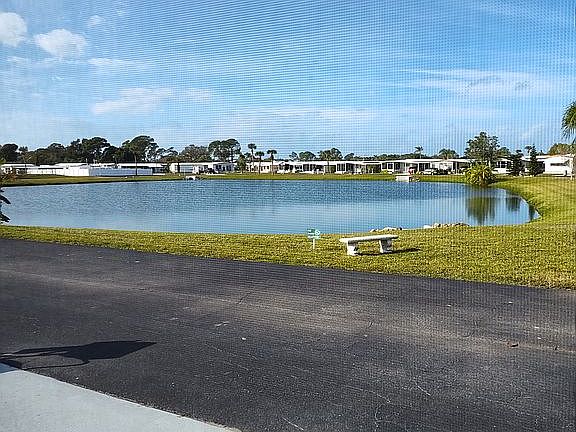 3rd image of 8 Boca Ciega St