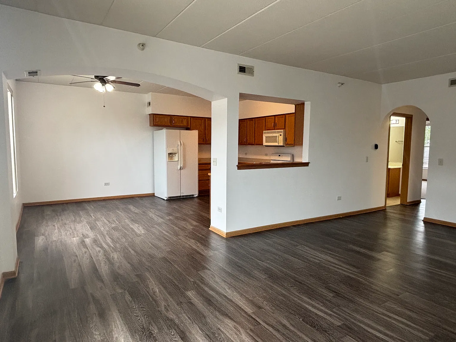 2 bed, 1200 sqft, $2,400 — Photo 3