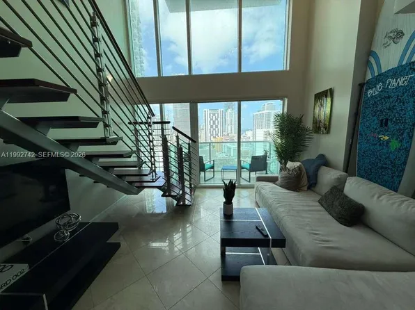 41 SE 5th St, Miami, FL