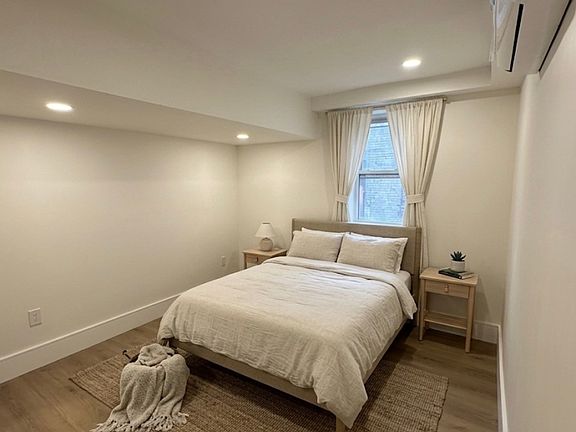 5th image of 323 Summit Ave #101