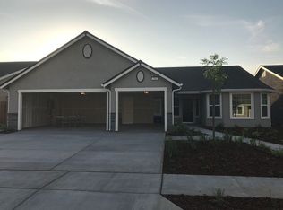 351 Rosewood Ave, Sanger, CA 93657