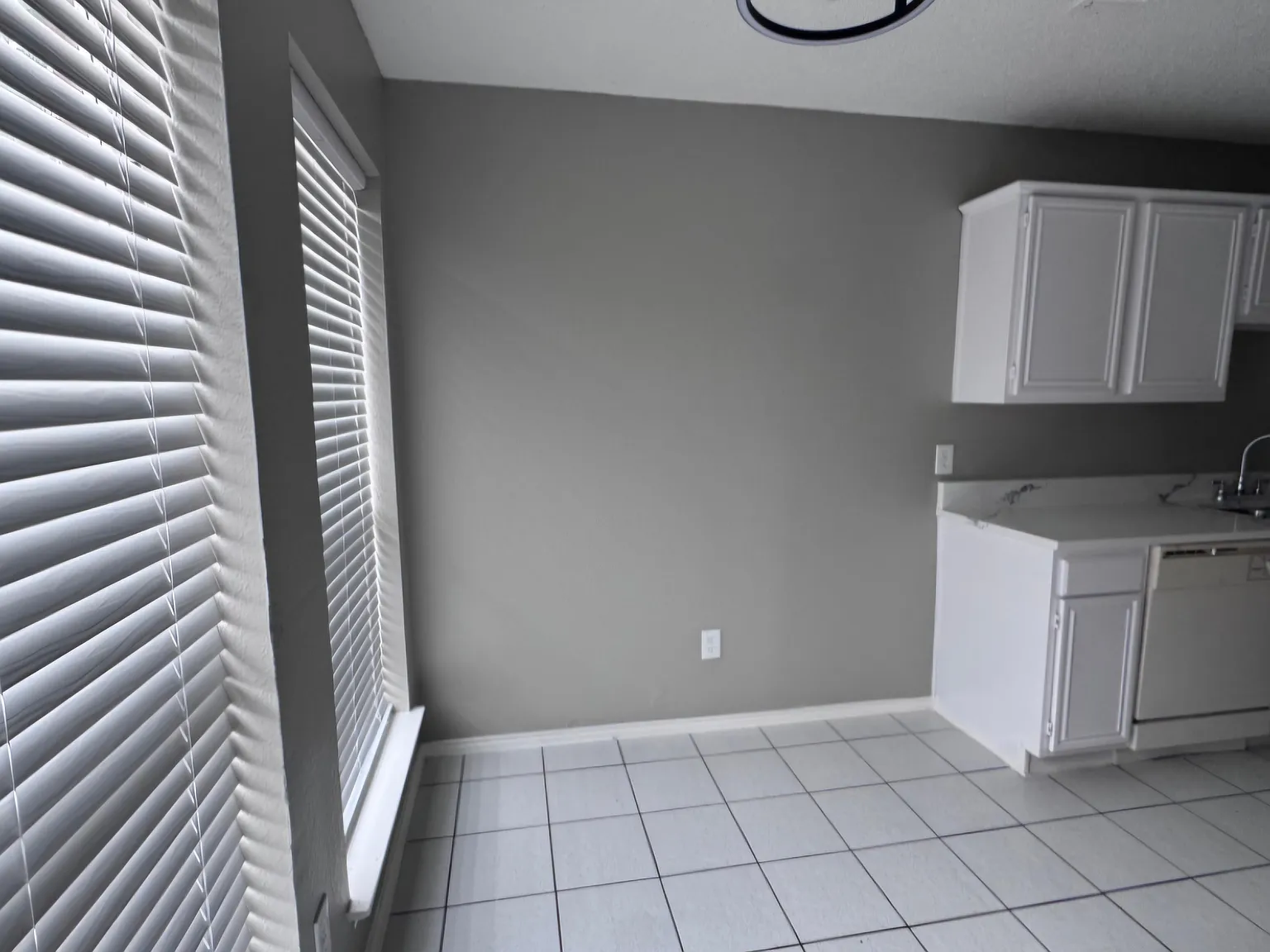 737 Valley Spring Dr — Photo 3