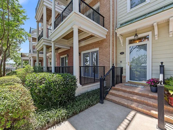 811 Jamestown Cres, Norfolk, VA 23508