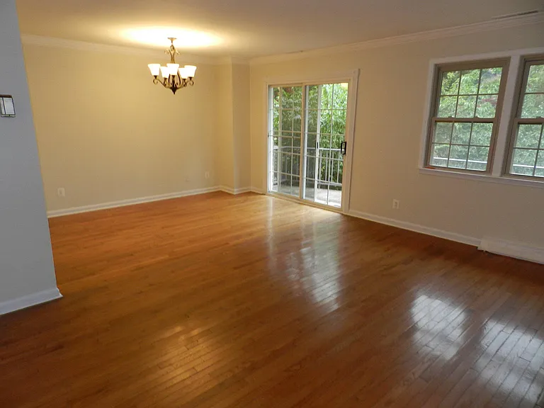 5956 Westchester Park Dr — Photo 7