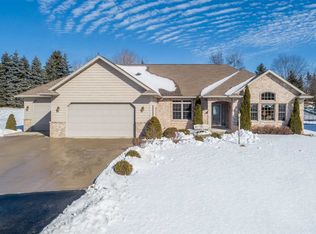 435 N Pine Grove Ln, Hortonville, WI 54944