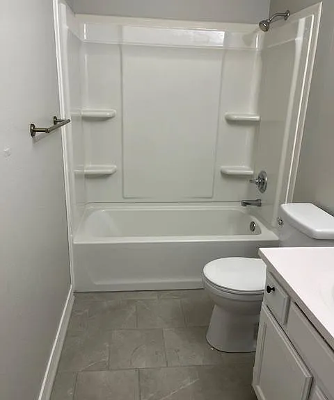 903 E 68th Ter #C — Photo 2