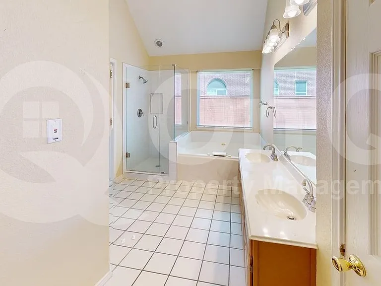5603 Stonehenge Dr — Photo 11
