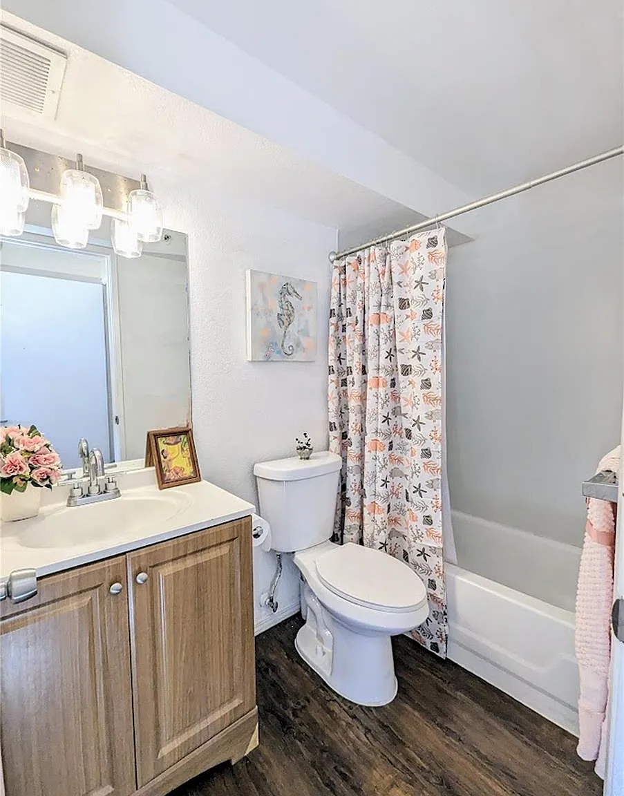 Studio, 246 sqft, $1,700 — Photo 4