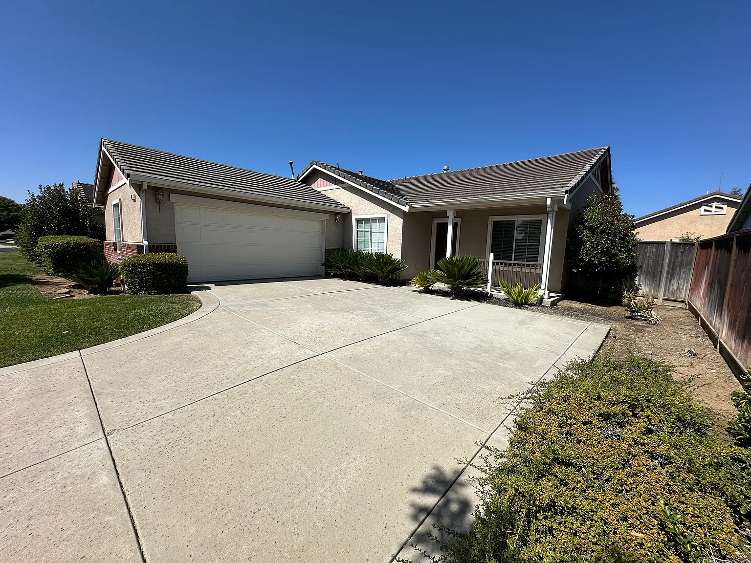 3 bed, 1634 sqft, $3,300 — Photo 3