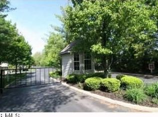 431 Hidden Ravines Dr, Powell, OH 43065