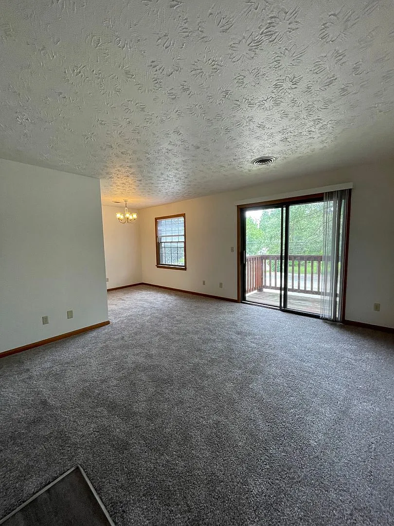 Lynn-Gail Apartments — Photo 4
