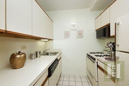 3rd image of 345 W 58th St APT 10S