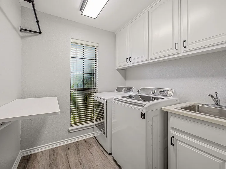 1703 Sully Ct — Photo 18