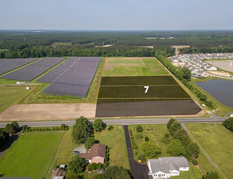 1st image of Moreland Ln