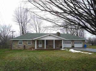542 S 1st St, Pierceton, IN 46562