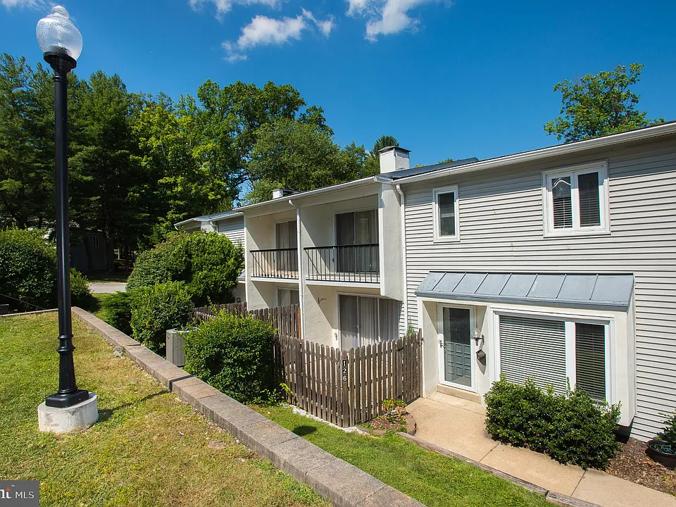 126 E Chelsea Cir