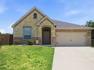3901 Kensington Dr, Sanger, TX 76266