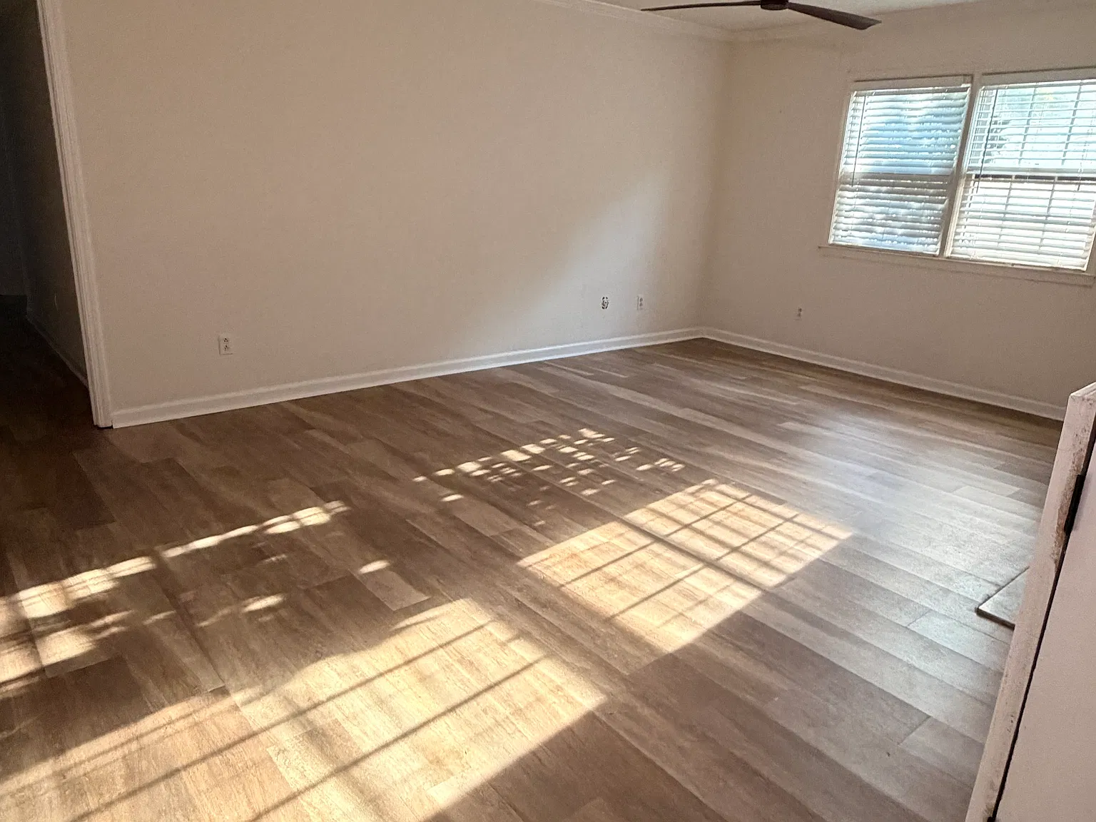 3 bed, 1350 sqft, $3,050 — Photo 1