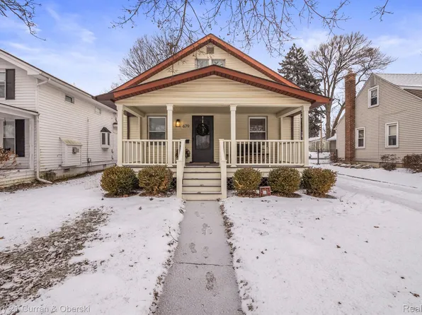 679 N Harvey St, Plymouth, MI 48170