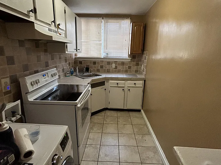 7900 Cedarbrook Ave #2 — Photo 6