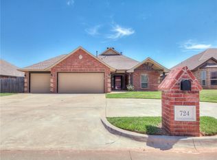 724 Tall Grass Dr, Yukon, OK 73099