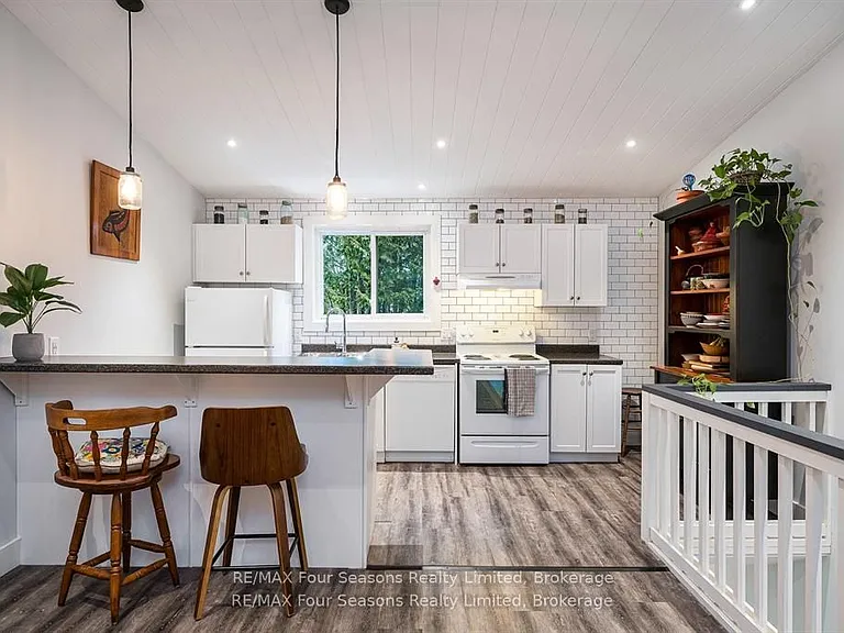 5 Dawson Dr #326 — Photo 6