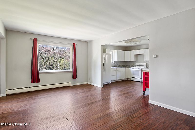 5th image of 410 Campbell Hill Road