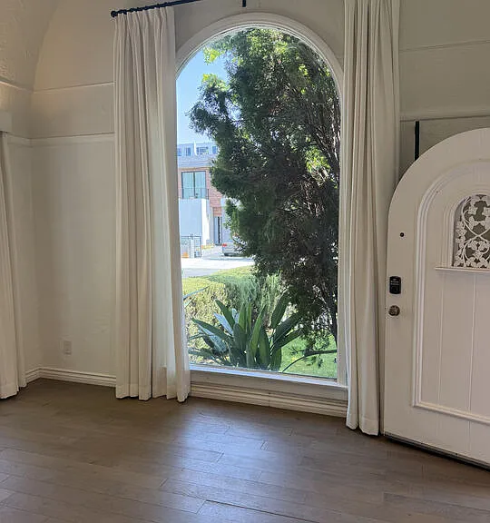 459 S Holt Ave — Photo 4