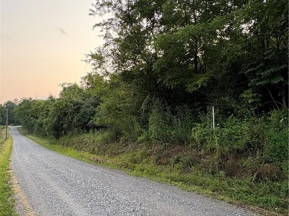 Britton Rd, Senecaville, OH 43780