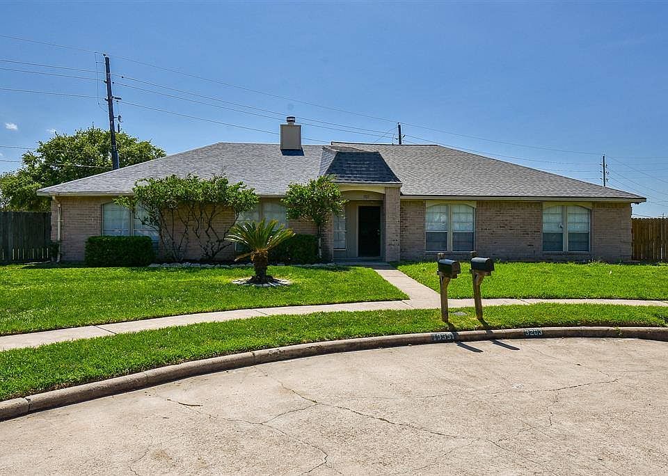 1st image of 19551 Lazy Valley Dr