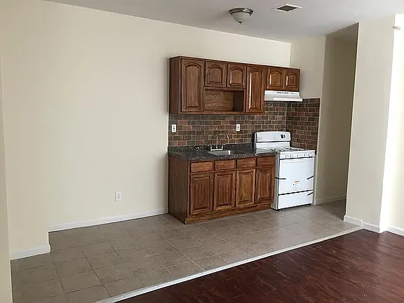 278-279 Goldsmith Ave #F3 — Photo 2