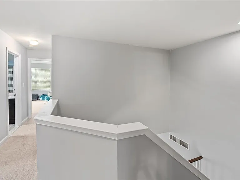 301 Redclover Ln — Photo 30