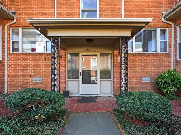 7309 River Rd, Newport News, VA 23607