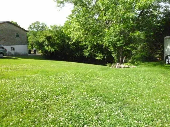 16 Dorothy Dr, Highland Heights, KY 41076