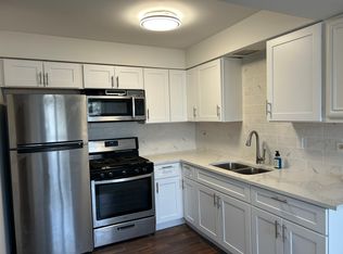 7829 Normandy Ave, Burbank, IL 60459