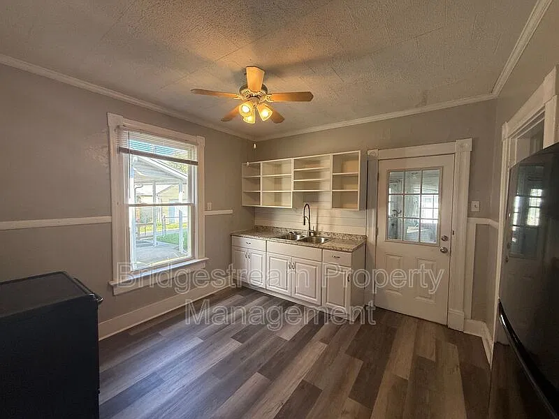 3 bed, 1.0 bath, 1300 sqft, $950 — Photo 4